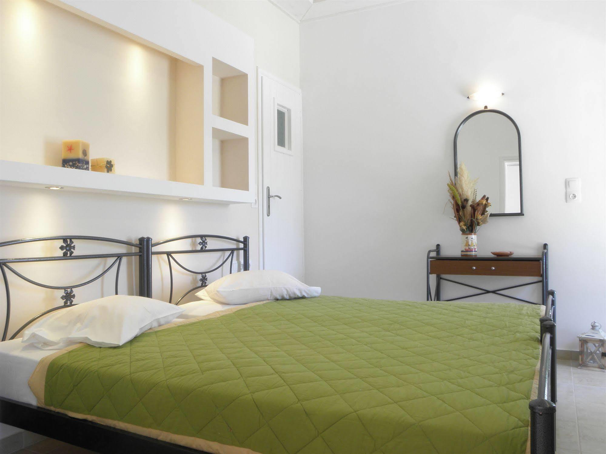 Galaxy Hotel Mylopotas Eksteriør billede