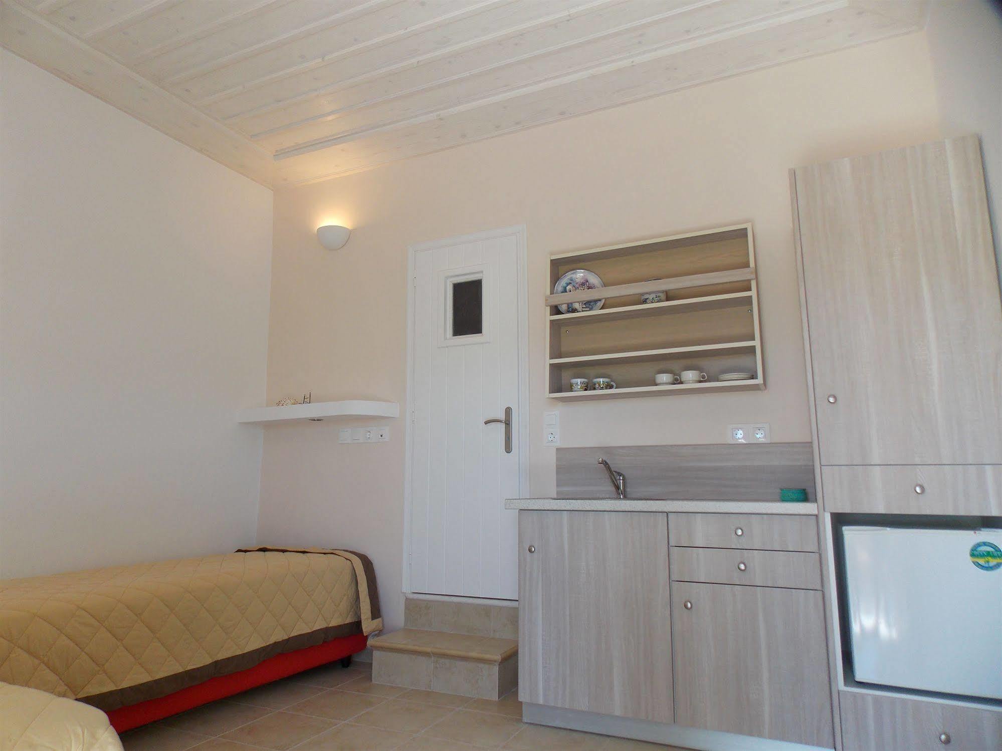 Galaxy Hotel Mylopotas Eksteriør billede