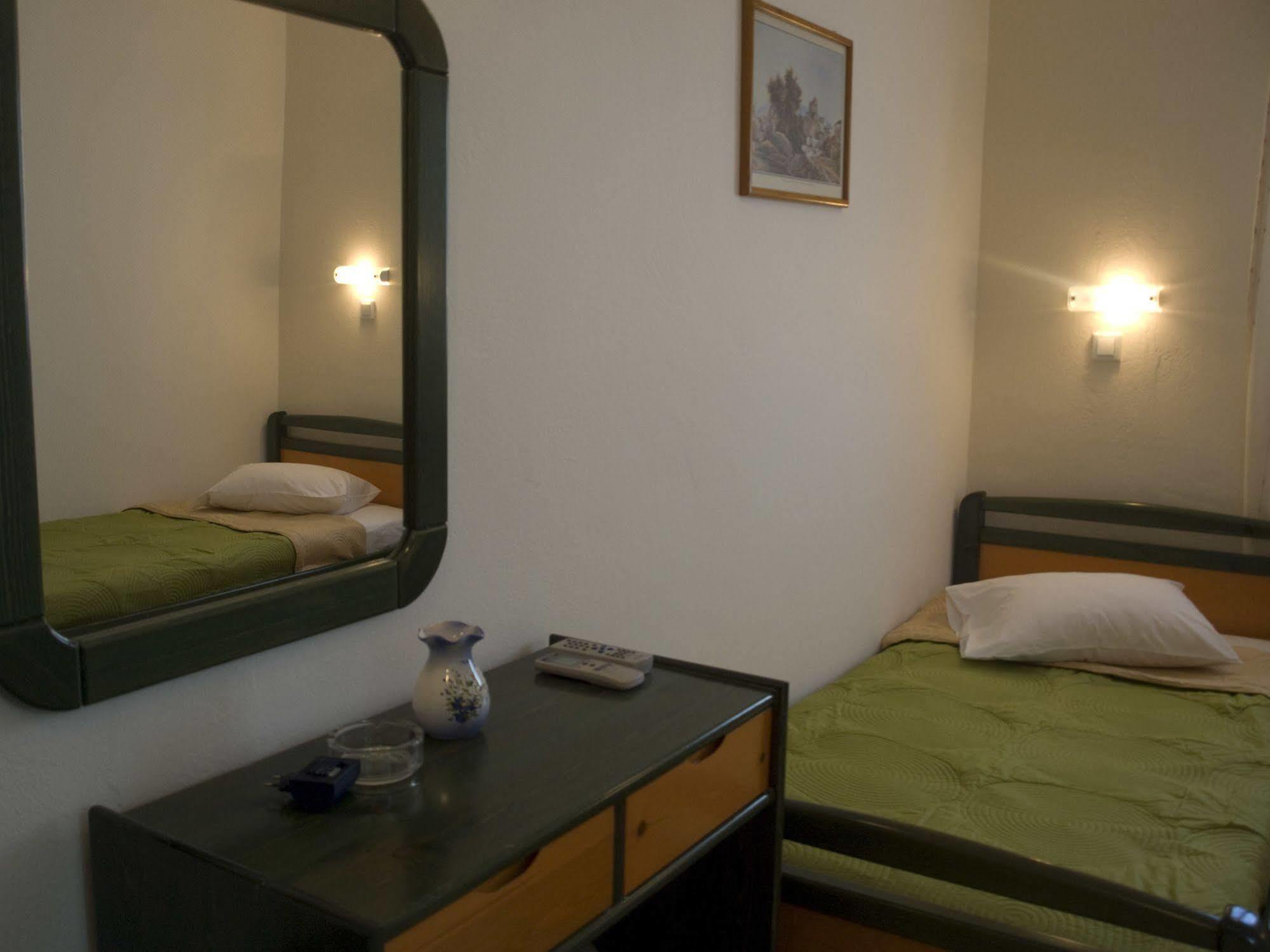 Galaxy Hotel Mylopotas Eksteriør billede